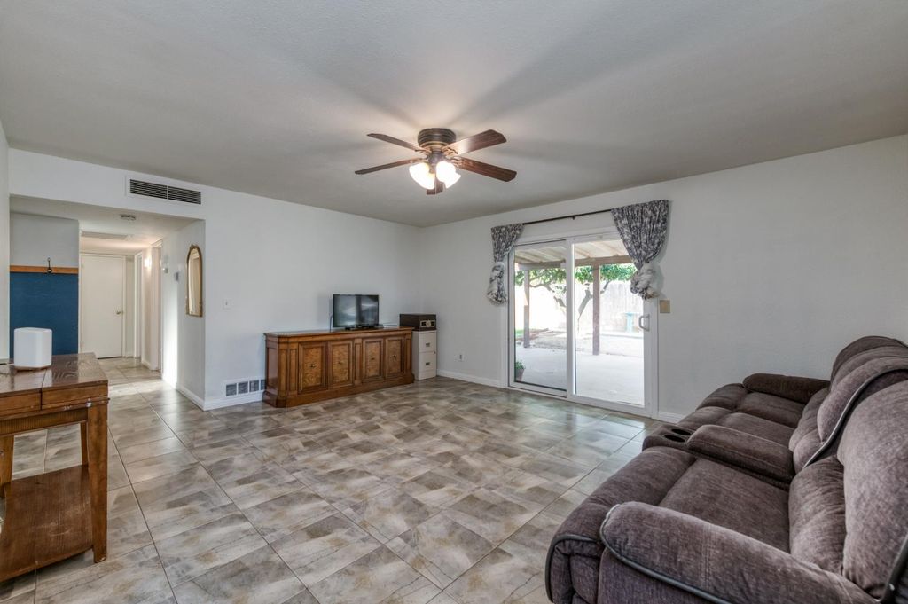 Image 8 of property listing at 6656 N Wolters Avenue, Fresno, CA 93710
