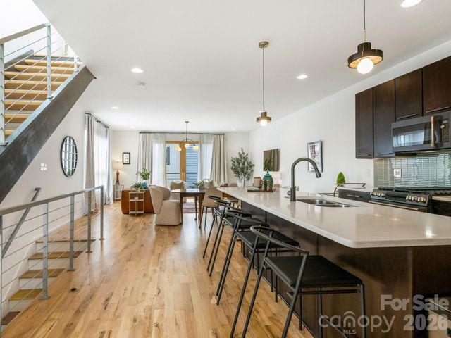 915 Westbrook Drive, Charlotte, NC 28202