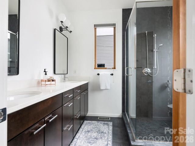 915 Westbrook Drive, Charlotte, NC 28202