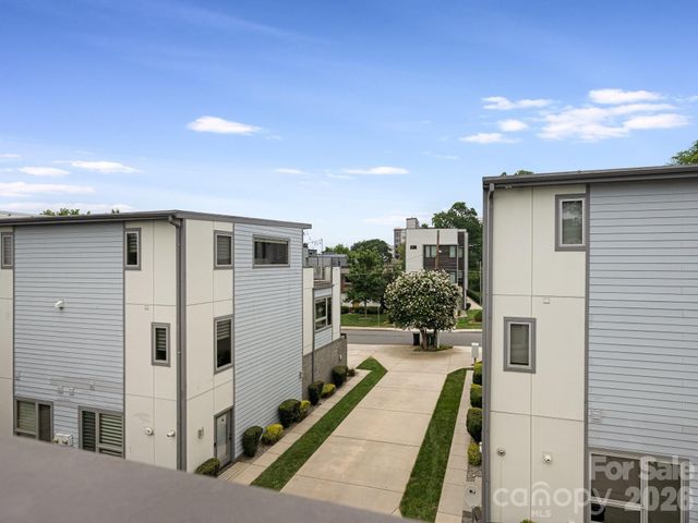 915 Westbrook Drive, Charlotte, NC 28202