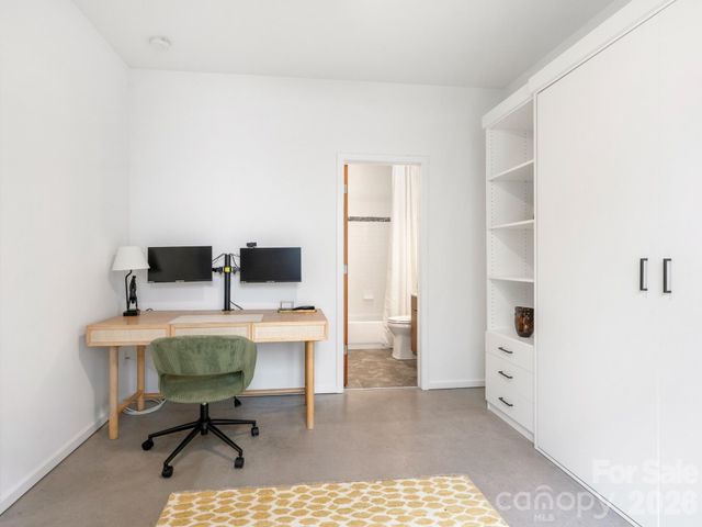 915 Westbrook Drive, Charlotte, NC 28202