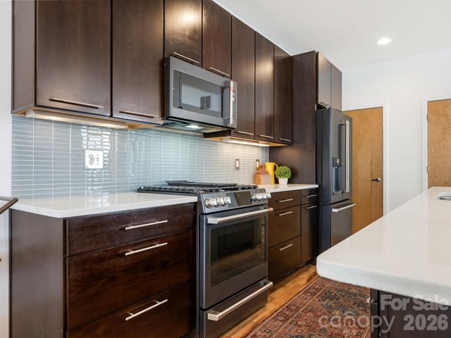 915 Westbrook Drive, Charlotte, NC 28202