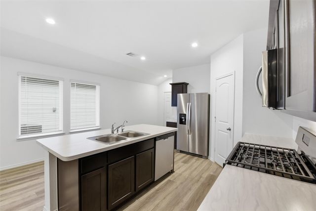 1834 Legacy Hills Dr, Houston, TX 77067