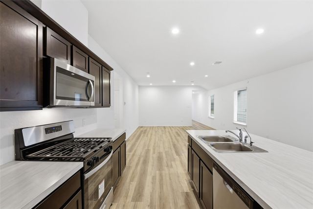 1834 Legacy Hills Dr, Houston, TX 77067