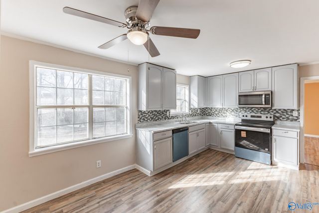 14 Old Vaughn Bridge Road, Hartselle, AL 35640