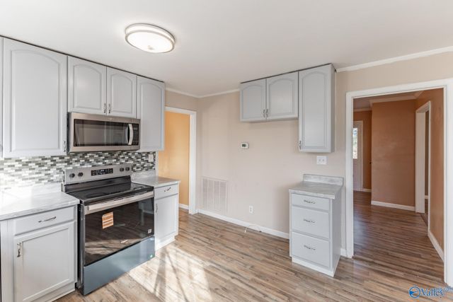 14 Old Vaughn Bridge Road, Hartselle, AL 35640