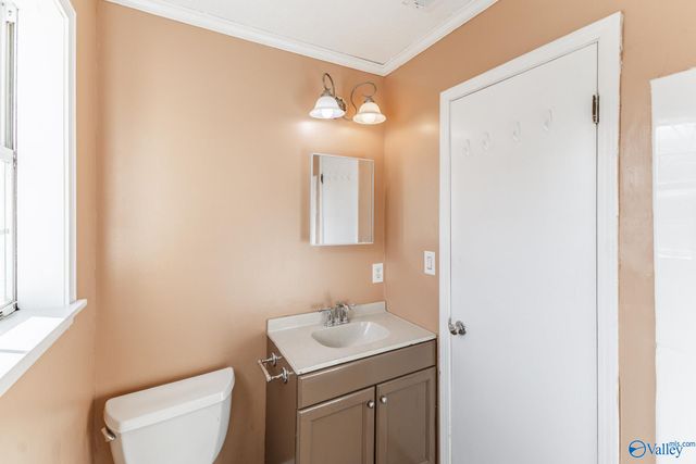 14 Old Vaughn Bridge Road, Hartselle, AL 35640