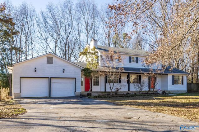 14 Old Vaughn Bridge Road, Hartselle, AL 35640