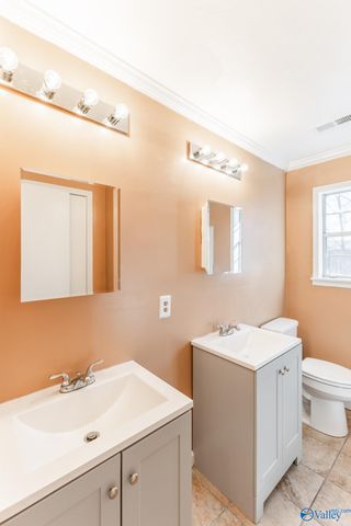 14 Old Vaughn Bridge Road, Hartselle, AL 35640