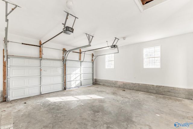 14 Old Vaughn Bridge Road, Hartselle, AL 35640