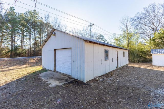14 Old Vaughn Bridge Road, Hartselle, AL 35640