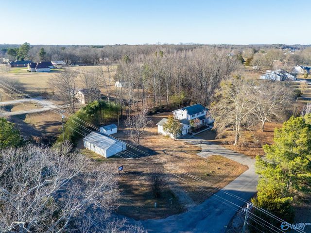 14 Old Vaughn Bridge Road, Hartselle, AL 35640