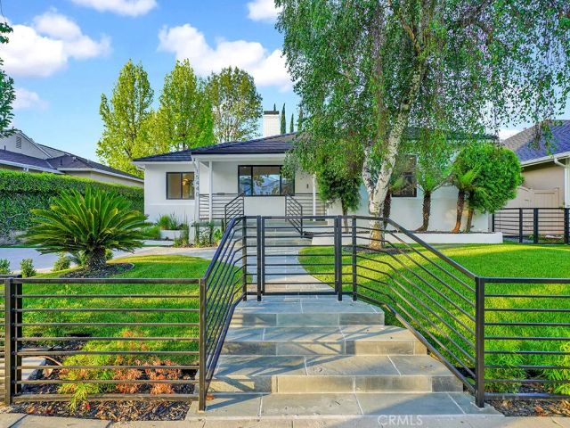 15440 Varden Street, Sherman Oaks, CA 91403
