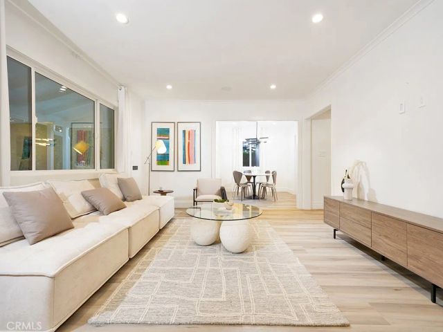 15440 Varden Street, Sherman Oaks, CA 91403