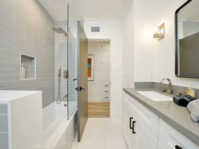 15440 Varden Street, Sherman Oaks, CA 91403