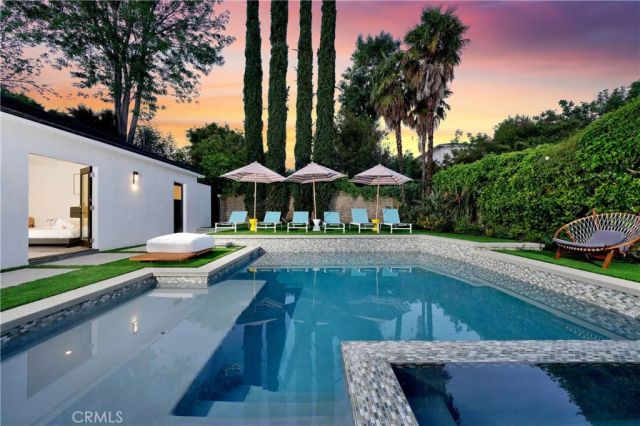 15440 Varden Street, Sherman Oaks, CA 91403