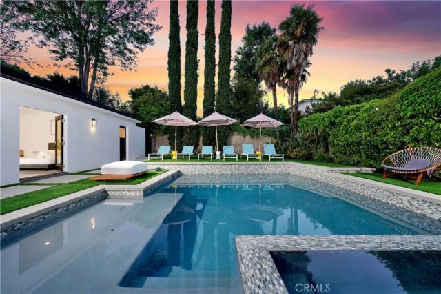 15440 Varden Street, Sherman Oaks, CA 91403