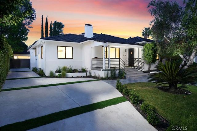 15440 Varden Street, Sherman Oaks, CA 91403