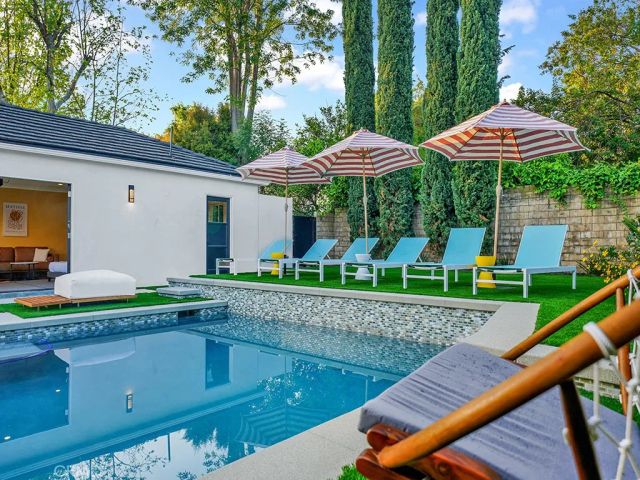 15440 Varden Street, Sherman Oaks, CA 91403