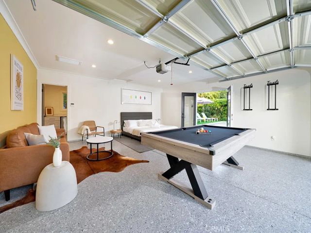 15440 Varden Street, Sherman Oaks, CA 91403