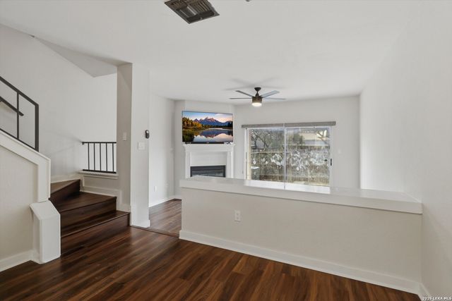 10254 Dover Rdg Apt 203, San Antonio, TX 78250