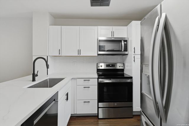 10254 Dover Rdg Apt 203, San Antonio, TX 78250