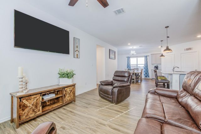 105 Isaac Millsaps TRL, Bastrop, TX 78602