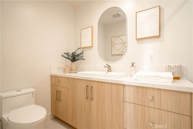 100 S Doheny Drive PH05, Los Angeles, CA 90048