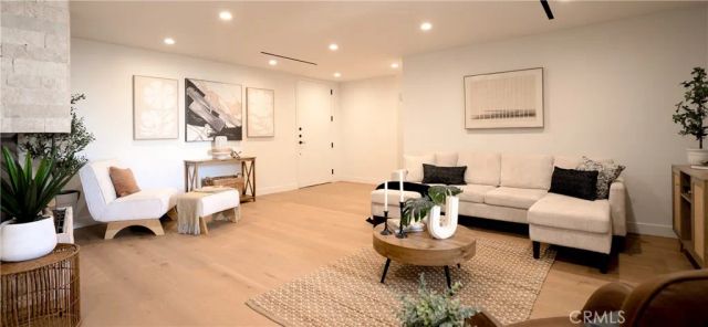 100 S Doheny Drive PH05, Los Angeles, CA 90048
