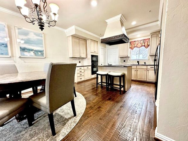 402 Oakbrook, Lewisville, TX 75057