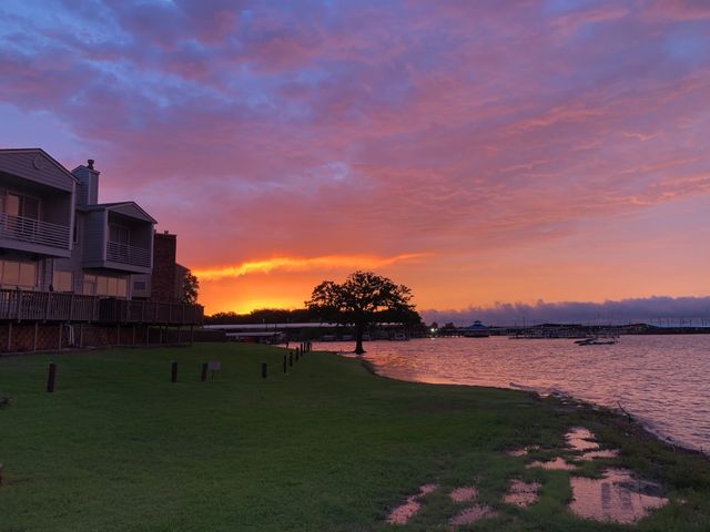 402 Oakbrook, Lewisville, TX 75057