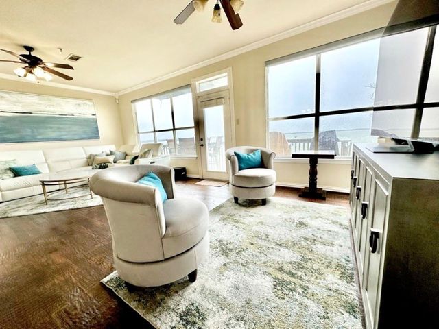 402 Oakbrook, Lewisville, TX 75057