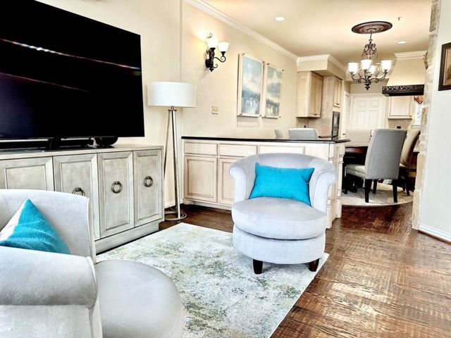 402 Oakbrook, Lewisville, TX 75057