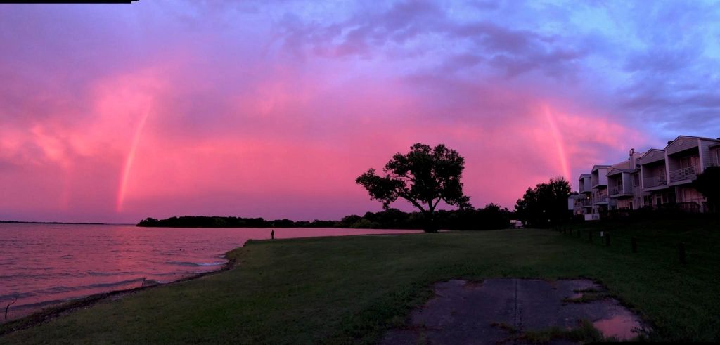 402 Oakbrook, Lewisville, TX 75057