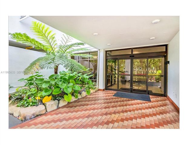 2780 NE 183rd St 810, Aventura, FL 33160