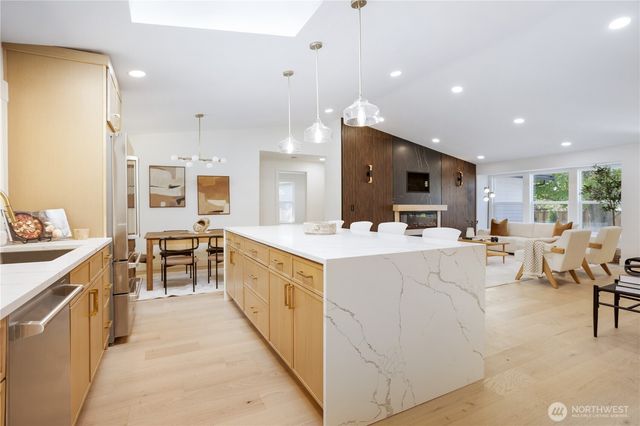 16103 E Shore Drive, Lynnwood, WA 98087