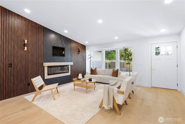16103 E Shore Drive, Lynnwood, WA 98087