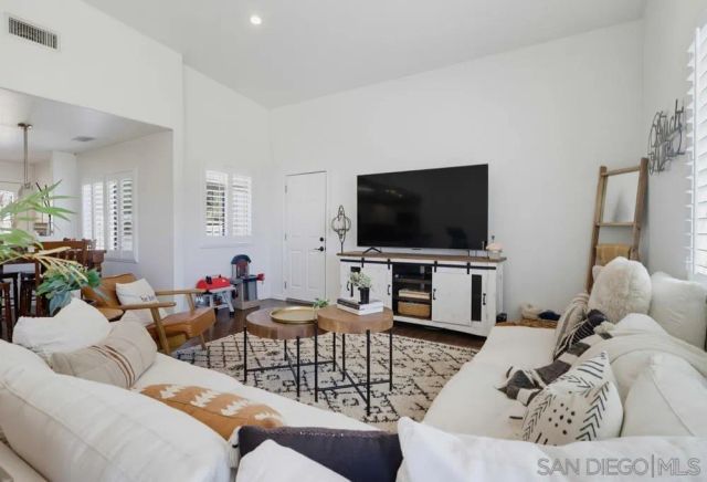 3221 E Victoria, Alpine, CA 91901