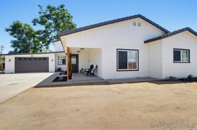 3221 E Victoria, Alpine, CA 91901