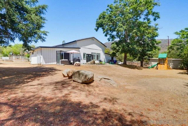 3221 E Victoria, Alpine, CA 91901