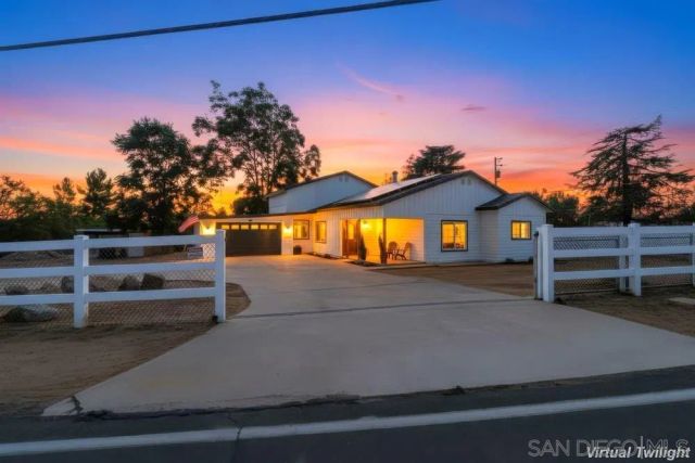 3221 E Victoria, Alpine, CA 91901