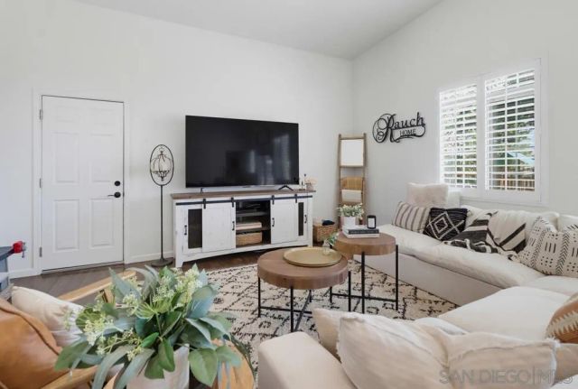3221 E Victoria, Alpine, CA 91901