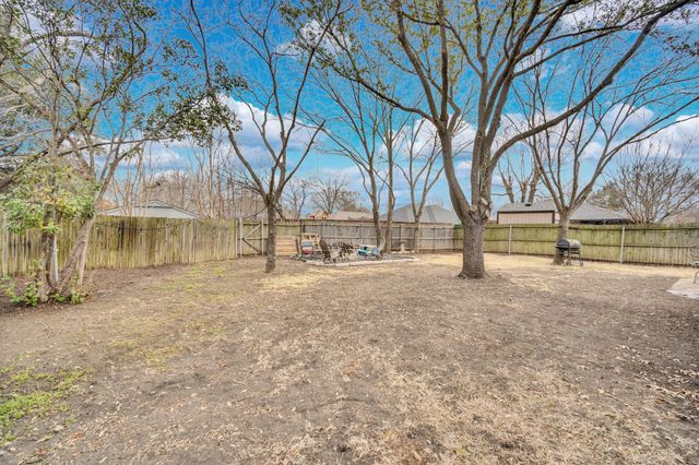 304 Floyd Street, Waxahachie, TX 75165