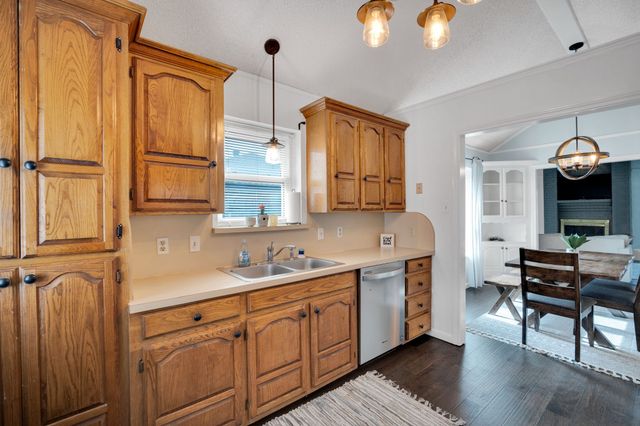 304 Floyd Street, Waxahachie, TX 75165