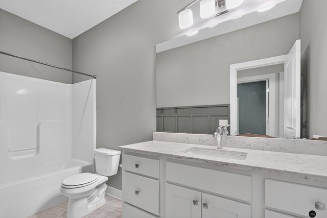 6215 S 97th Circle, Lincoln, NE 68526