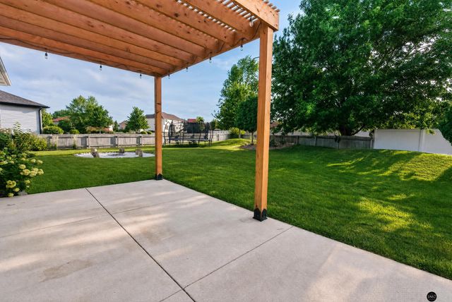6215 S 97th Circle, Lincoln, NE 68526