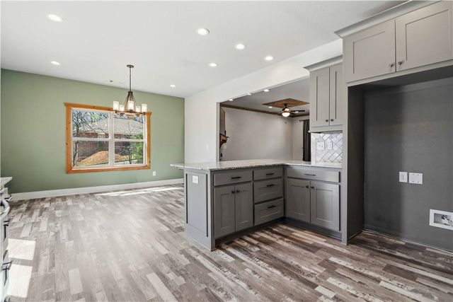 9 Kings Lynn, Bella Vista, AR 72715