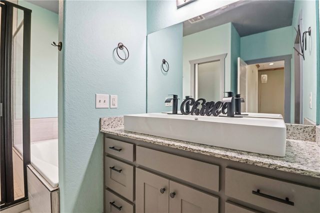 9 Kings Lynn, Bella Vista, AR 72715