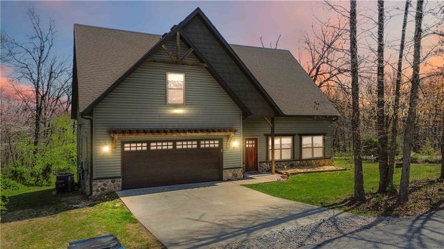 9 Kings Lynn, Bella Vista, AR 72715