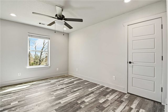 9 Kings Lynn, Bella Vista, AR 72715